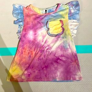 Short sleeve shirt with ruffles